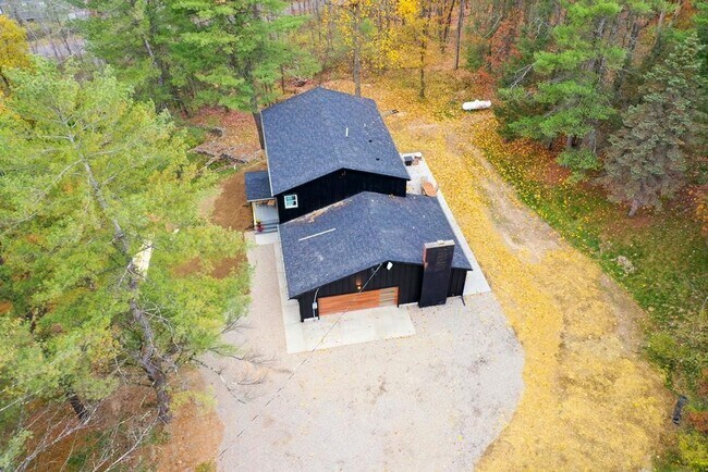 Foto del edificio - 11833 Overlook Dr