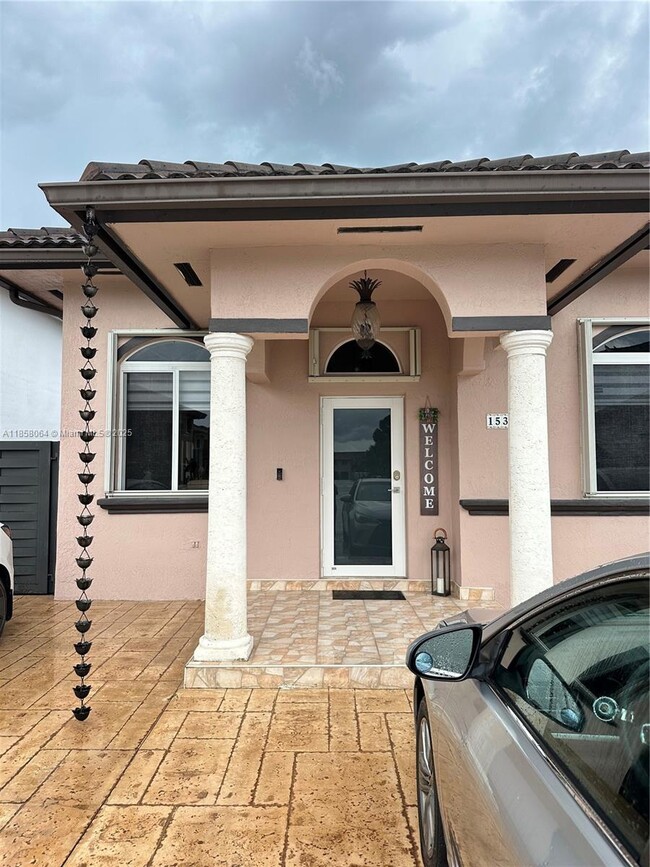 Building Photo - 15318 SW 41st Terrace