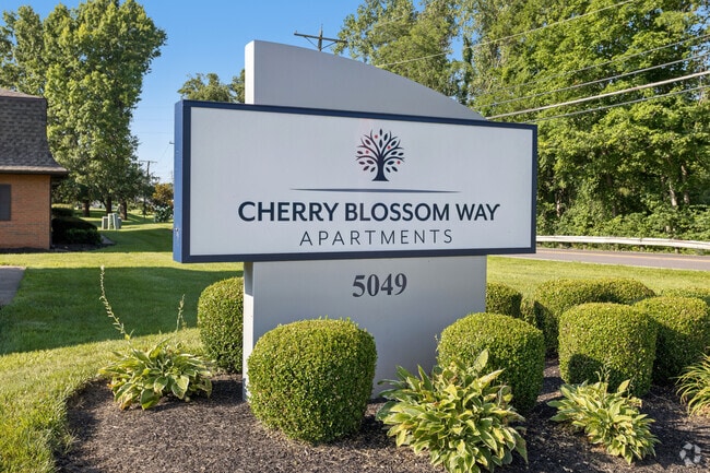 Building Photo - Cherryblossom Way North