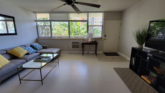 Foto del edificio - 1 Bedroom Condo for rent Las Olas Overlooking Intercostal Waterway 1 bedroom/1 bath