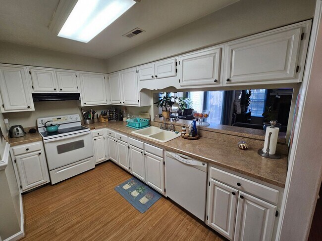 Foto del edificio - Kempsville Lake