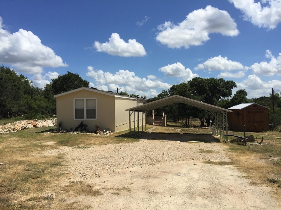 Primary Photo - 300 Oak Meadows