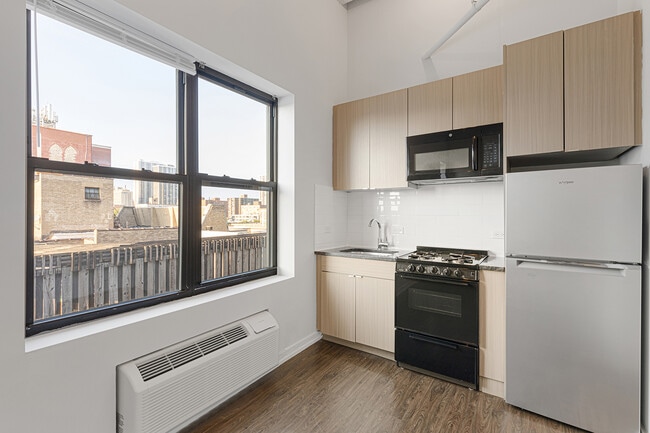 Foto del edificio - 5718 N Winthrop Ave