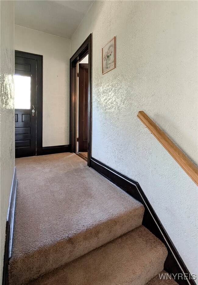 Foto del edificio - 95 Rand Ave