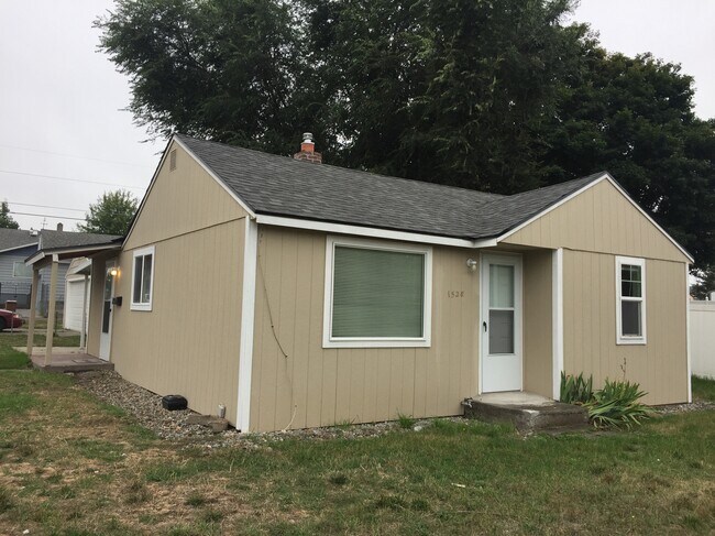 Front of the House - 1528 E Crown Ave