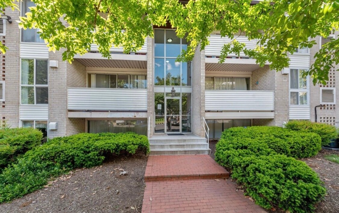 5602 Bismach Dr Unit 103, Alexandria, VA 22312 Condo for Rent in