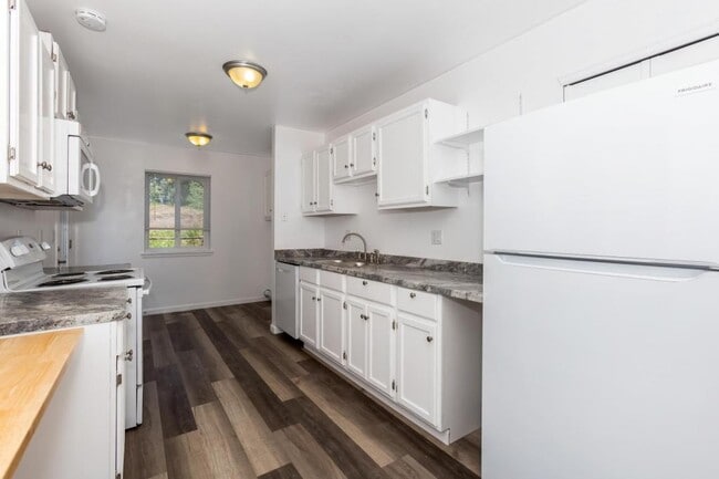 Building Photo - 2728 Alan St