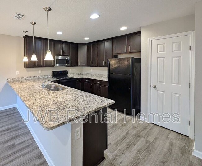 Foto del edificio - 12802 Gillespie Ave