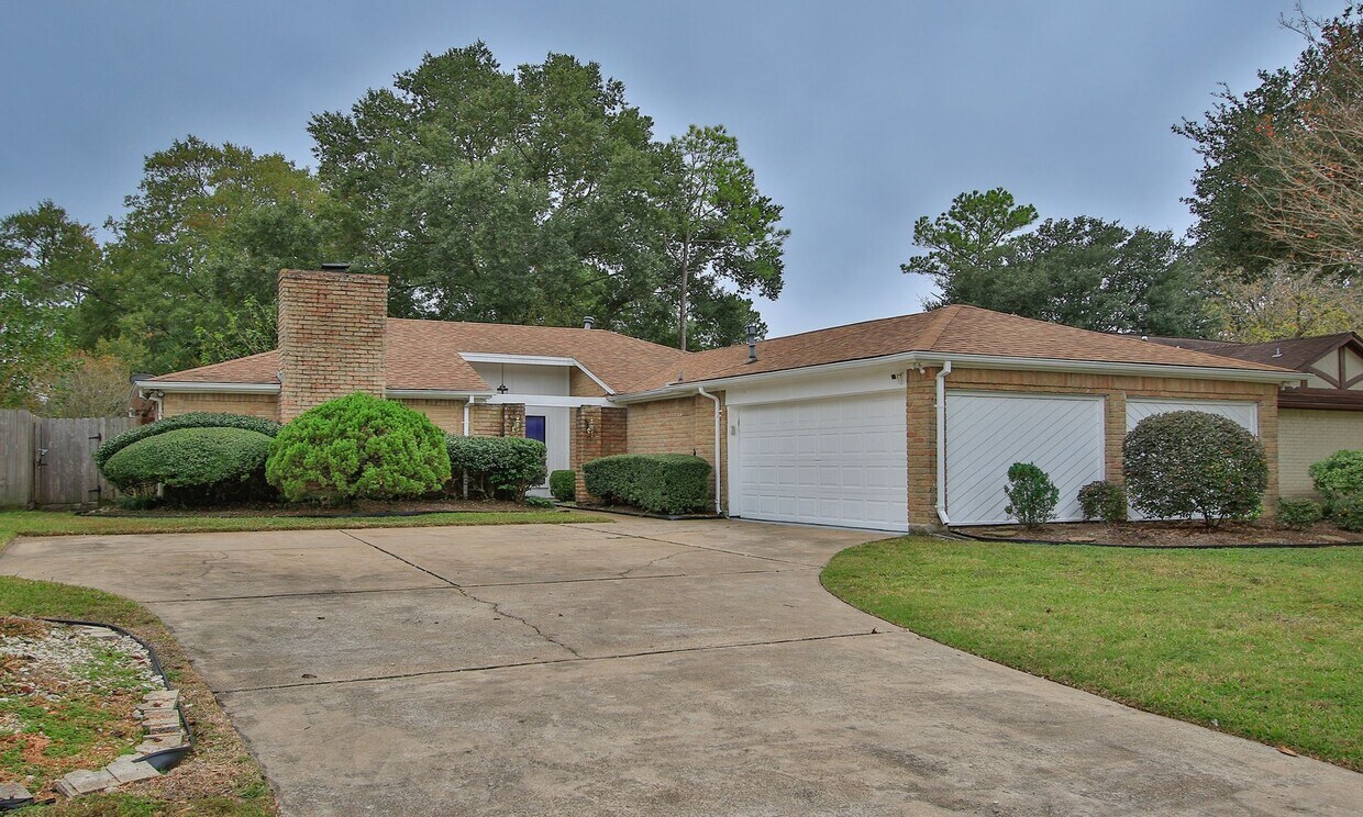 6115 Elkwood Forest House Rental in Houston, TX