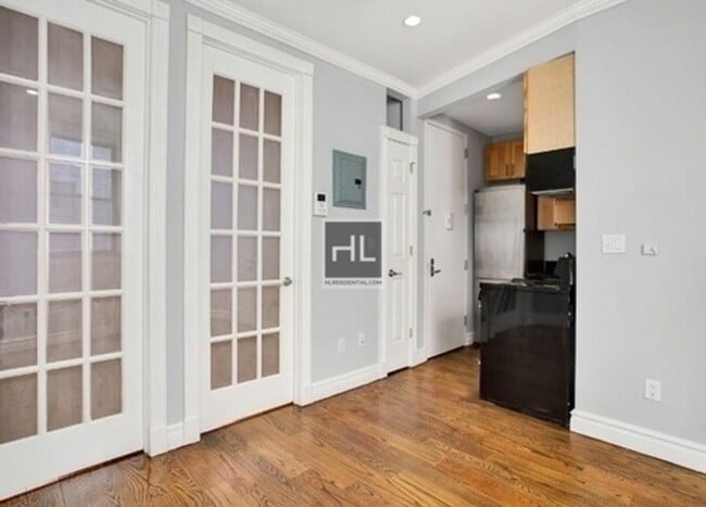 Building Photo - East 35th Street