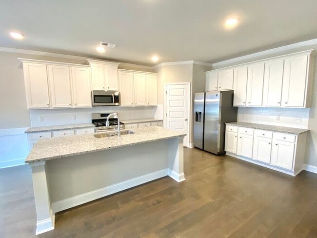 Building Photo - 538 Walton Dr