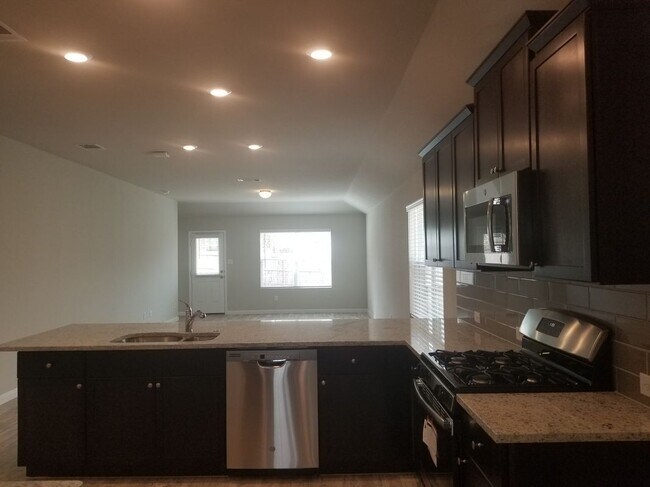 Building Photo - 6114 Akin Pl