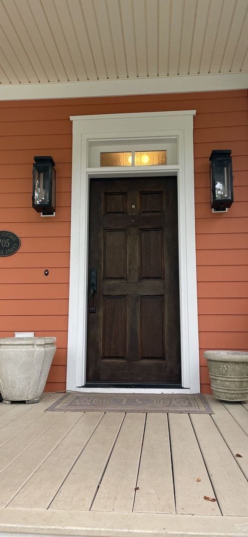 Building Photo - Beautiful custom Daniel Island home!