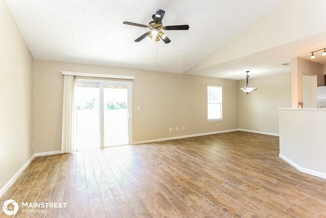 Building Photo - 12101 CANCUN DR, JACKSONVILLE, FL 32225