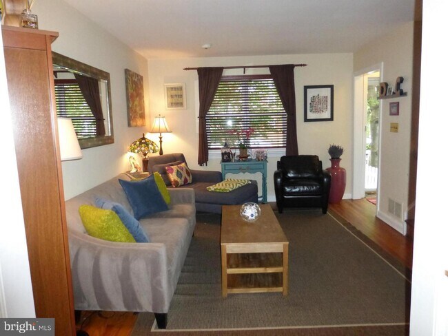 Foto del edificio - 713 S Columbus St