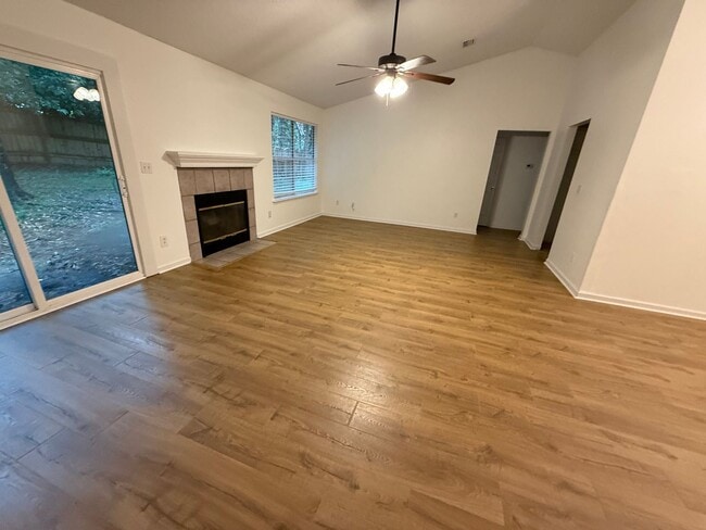 Building Photo - NE Tallahassee Home in Top School District