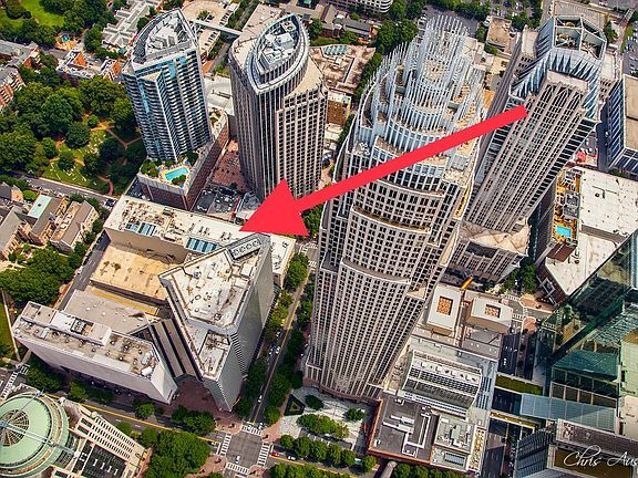 Foto del edificio - 127 N Tryon St