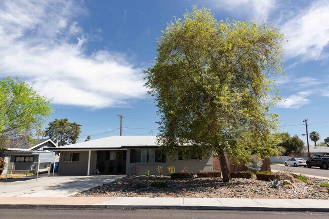 Building Photo - 2509 N 38th St