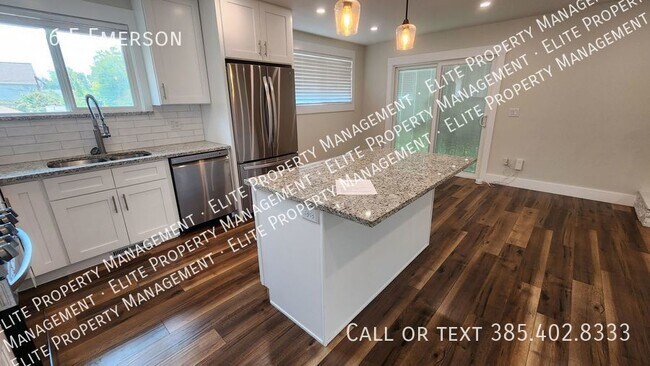 Building Photo - 896 E Emerson-