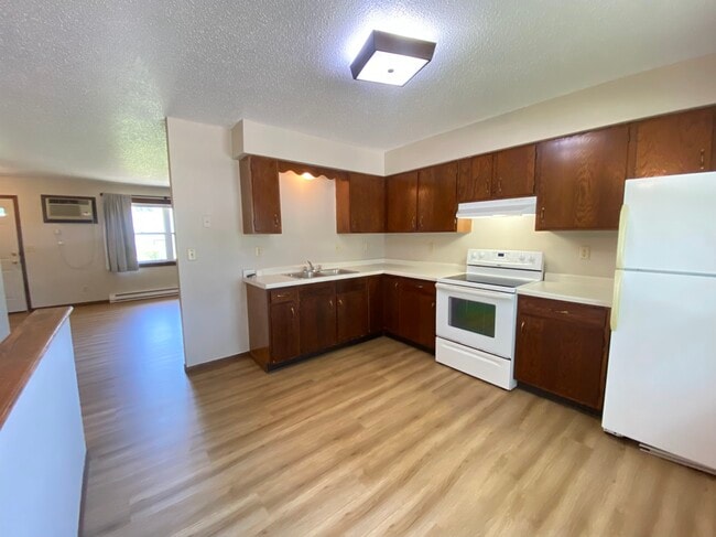Building Photo - 821 Westwood Dr