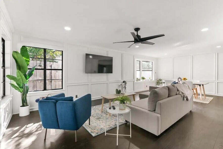 Photo - 7009 Whispering Oaks Drive Unit
