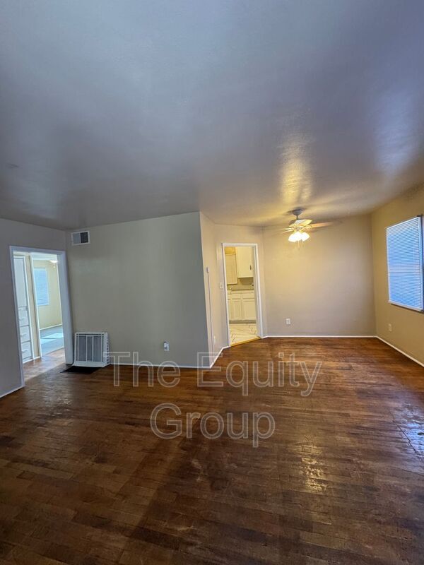 Foto del edificio - 702 N Jacob St