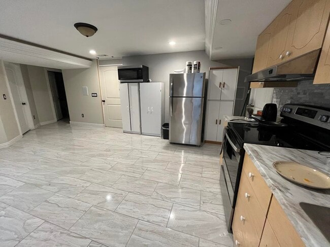 Building Photo - 2771 S Ivy Ln