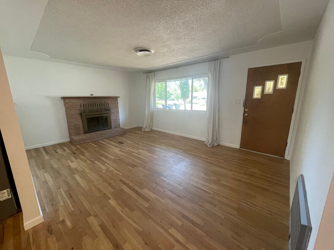 Foto principal - 2117 Deerfield Ave