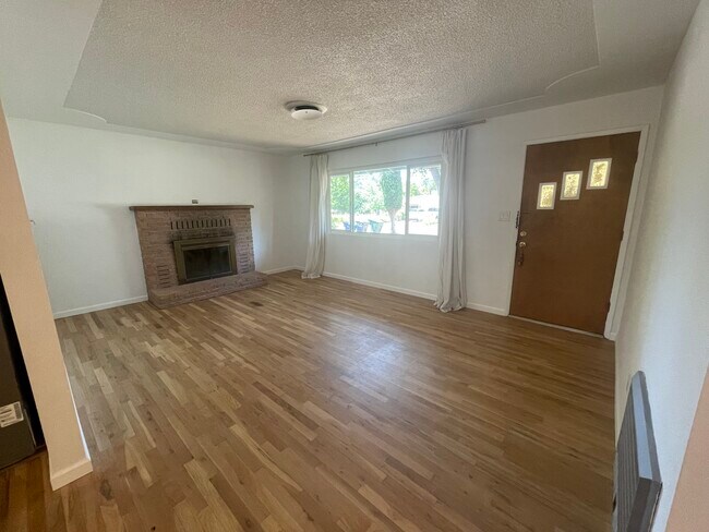 Foto del edificio - 2117 Deerfield Ave
