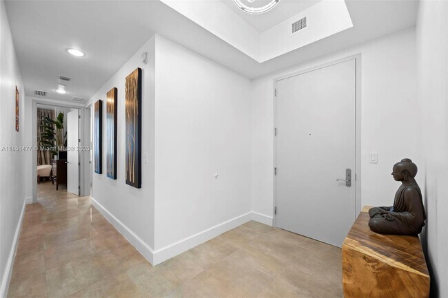 Foto del edificio - 15901 Collins Ave