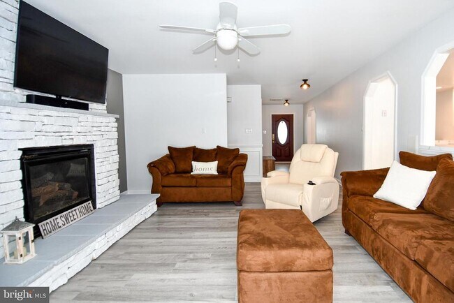 Foto del edificio - 10049 Meleen Dr