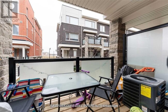 Building Photo - 250 Lagerfeld Dr