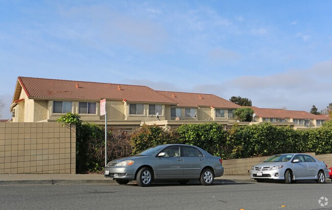 Building Photo - 1-76 Las Moradas Cir