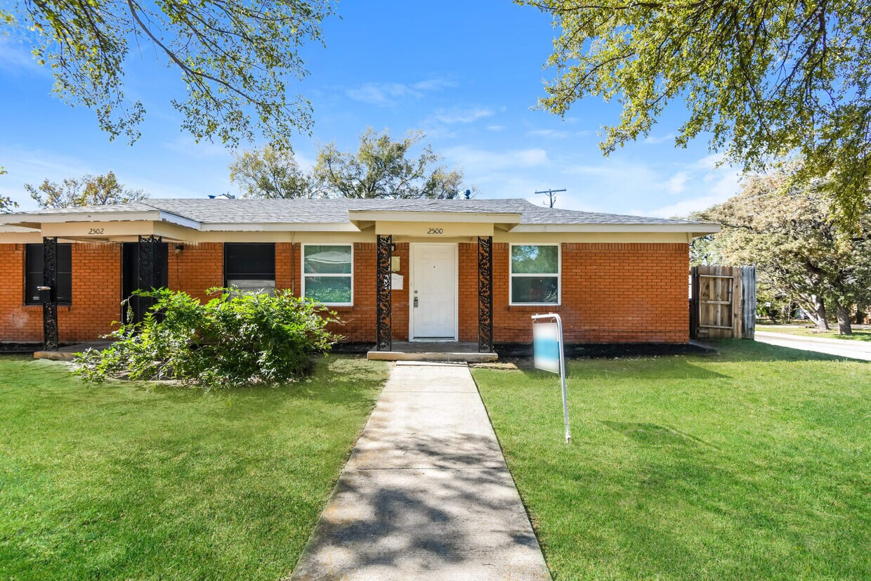 Primary Photo - 2500 Normont Circle