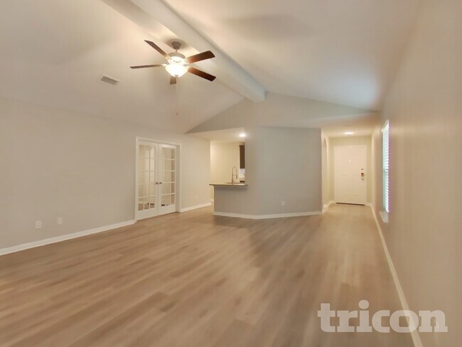 Foto del edificio - 23048 Shakespeare Dr