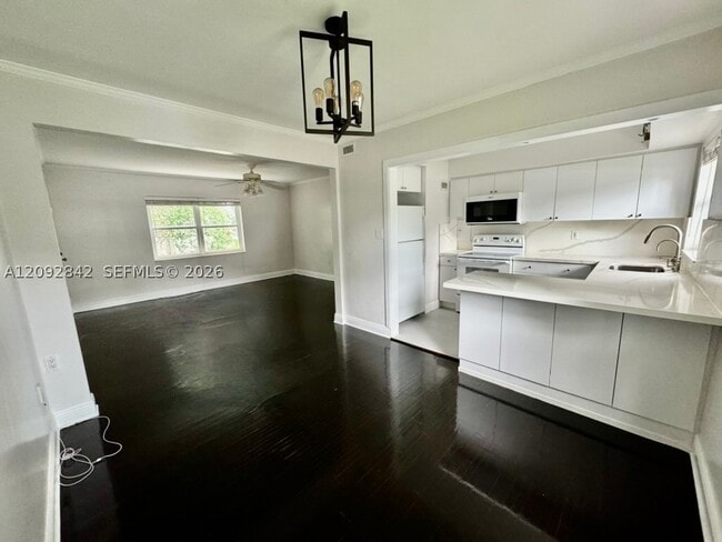 Building Photo - 7740 SW 54th Ct