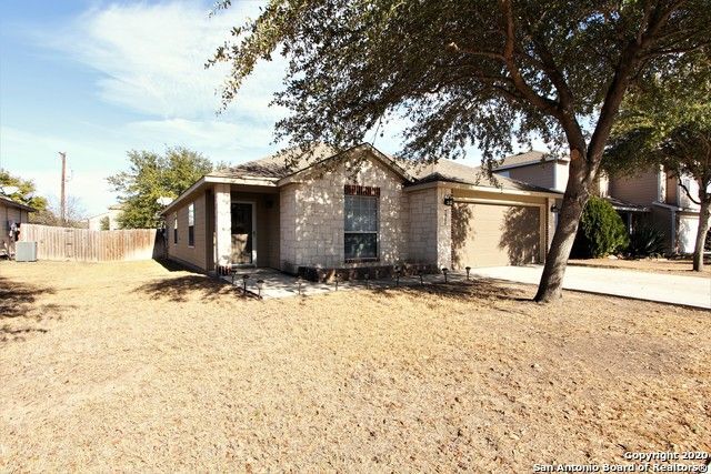 Building Photo - 7911 Saratoga Knoll