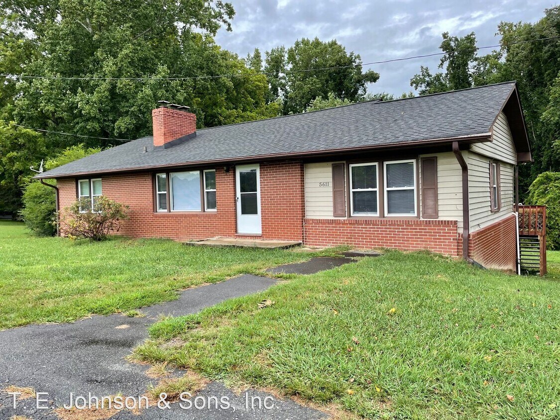 Primary Photo - 3 br, 1.5 bath House - 5611 Bethania Rd