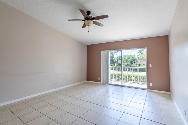 Building Photo - 4548 Oak Terrace Dr