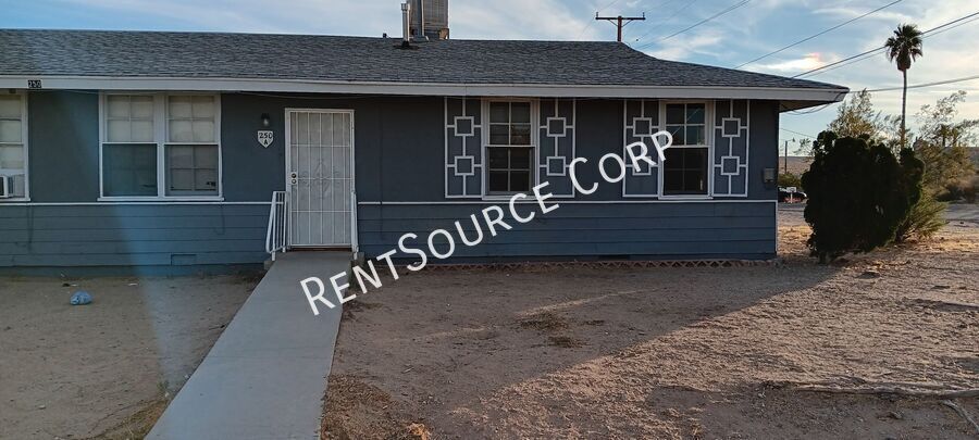 Primary Photo - 2 Bedroom Duplex for Rent in Barstow