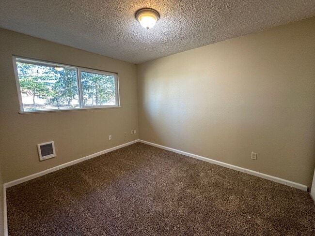 Foto del edificio - 18770 NW Shadow Ln