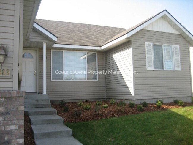 Foto del edificio - 3 bed house in Fieldstone!