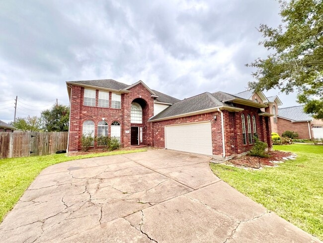 Photo - Spacious Home with Pool in Sugar Land, TX