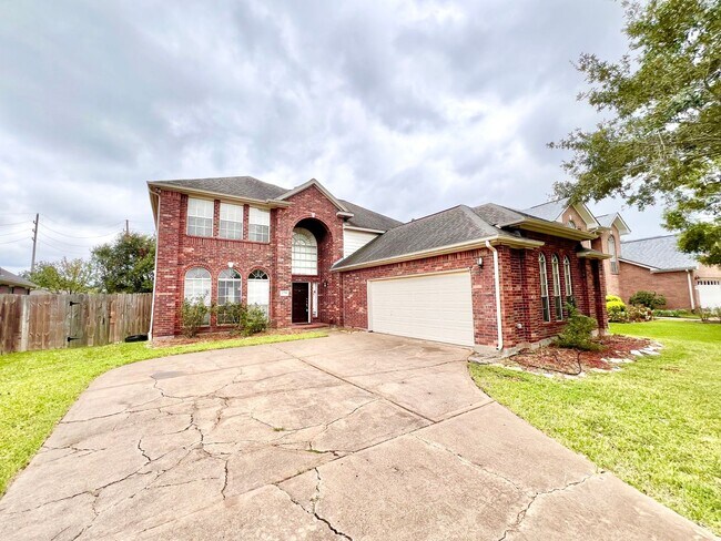 Foto del edificio - Spacious Home with Pool in Sugar Land, TX