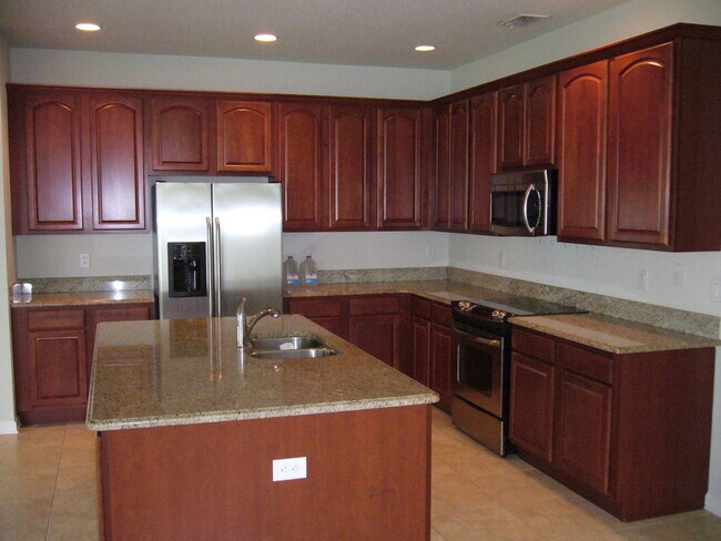 Building Photo - Beautiful 4 Bed and 3.5 bath home in Windermere