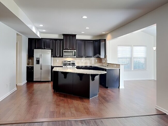 Building Photo - 1013 Silverwood Dr