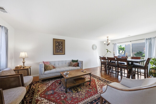 Foto del edificio - 1208 Admiralty Ln