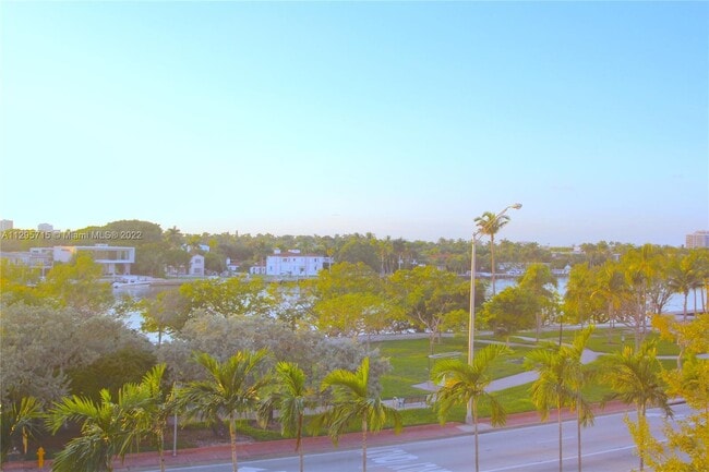 Foto del edificio - 6362 Collins Ave