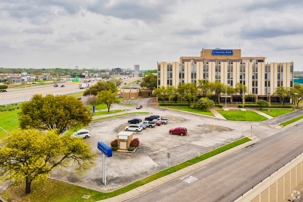 Building Photo - Serene Plaza Apartments