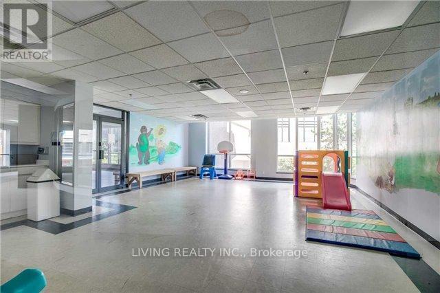 Building Photo - 7 Carlton St.